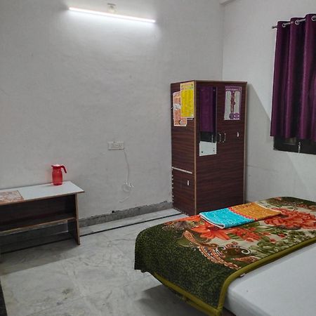 Отель Shri Ji Kripa Kunj Вриндавана Экстерьер фото